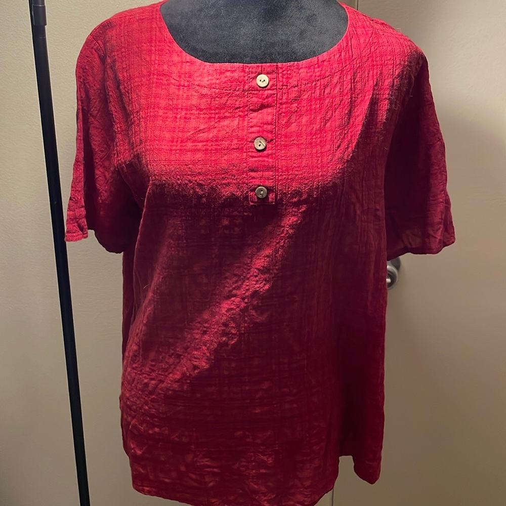NWOT red linen shirt w/button details sz.m 117